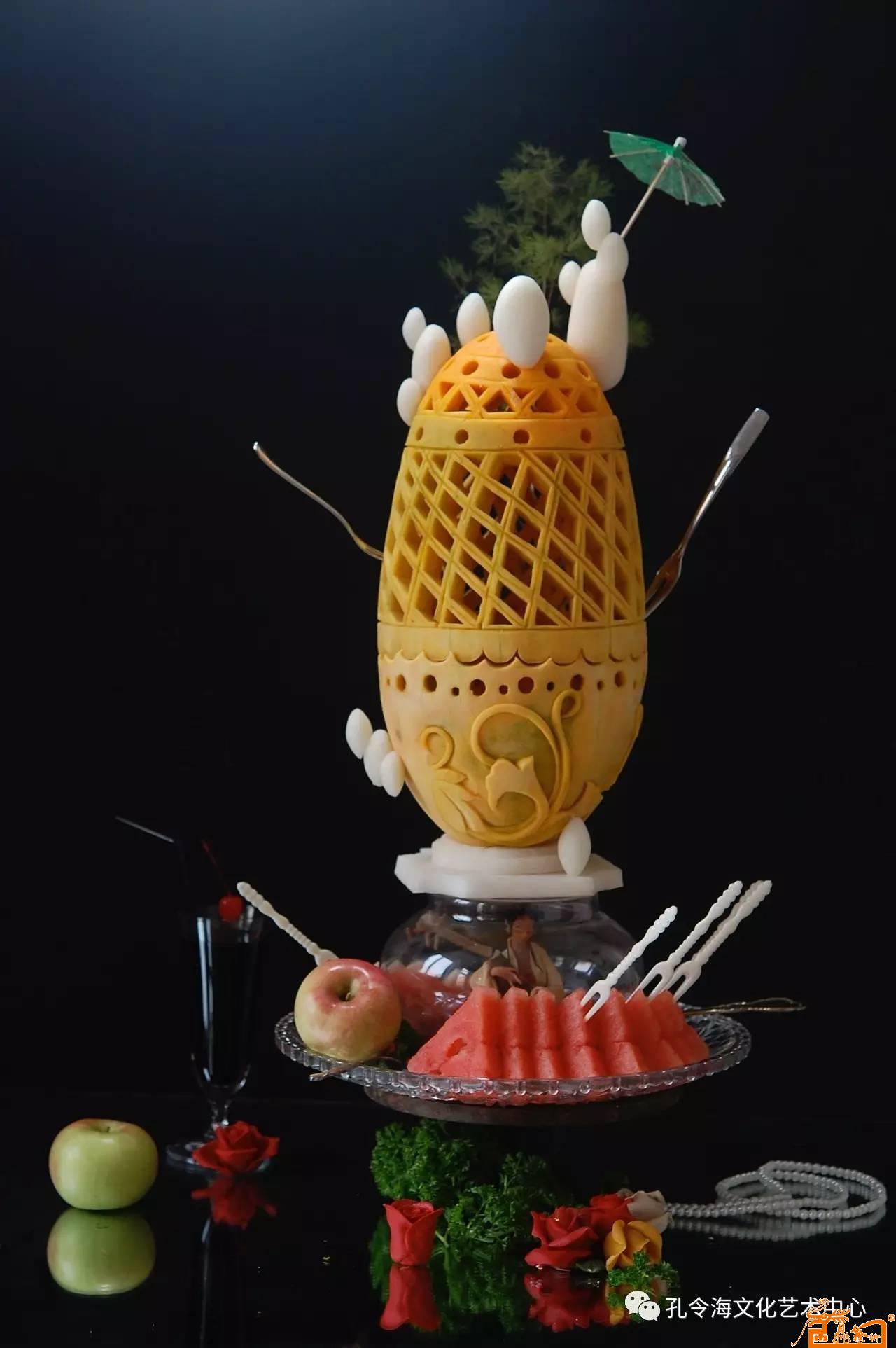 食品雕刻器皿作品- 《蒸蒸日上》  原料：南瓜、萝卜